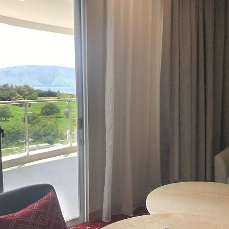 Labersa Hotel & Convention Center Samosir Sinapuran Exteriér fotografie