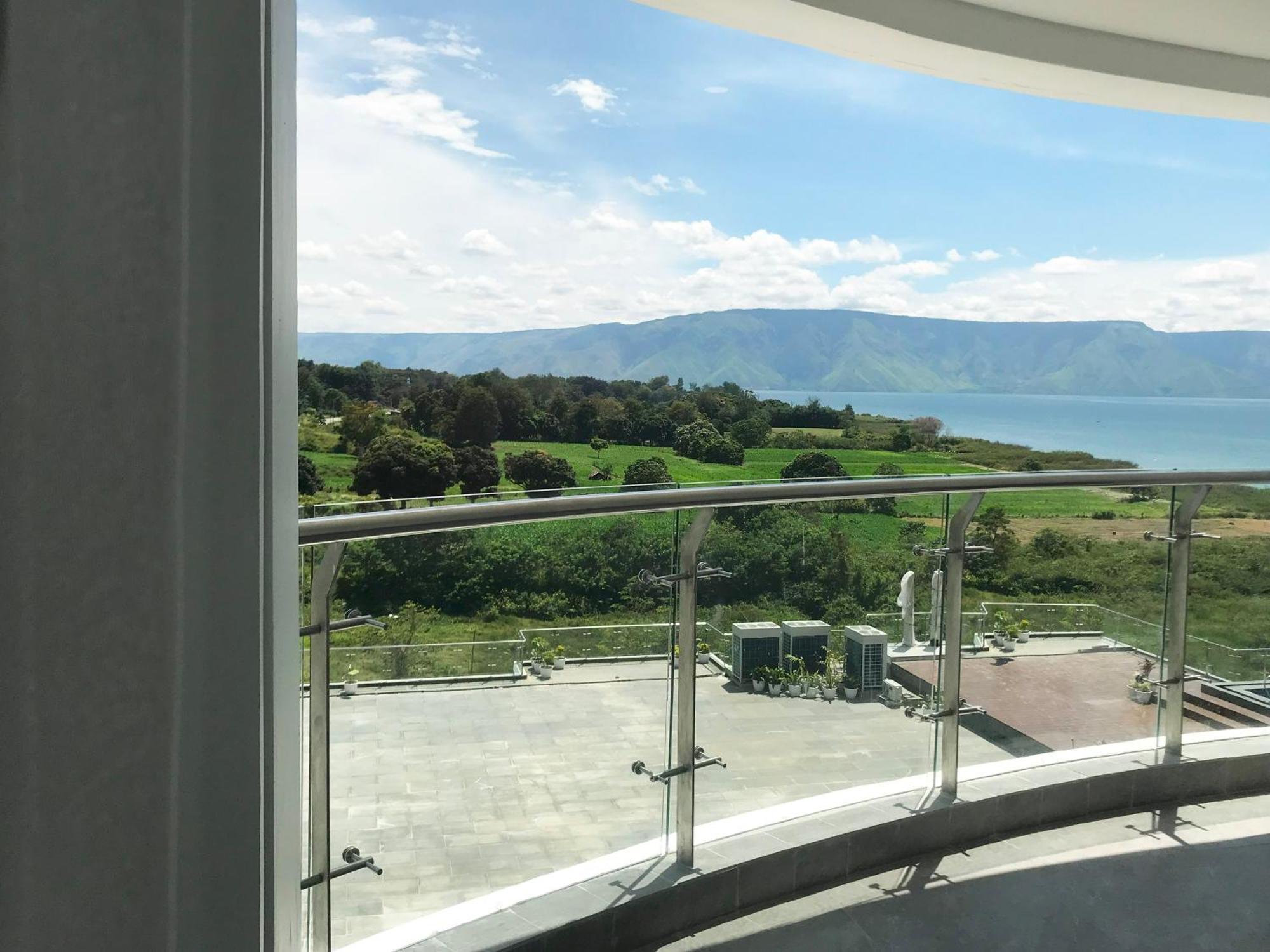 Labersa Hotel & Convention Center Samosir Sinapuran Exteriér fotografie